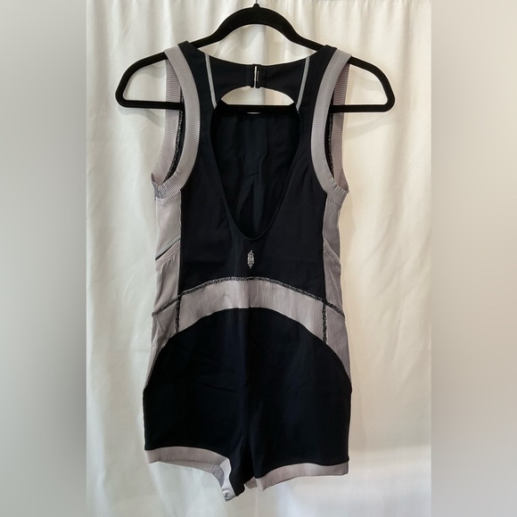 NWOT Hardio Cardio Shortsie - Picture 2 of 2